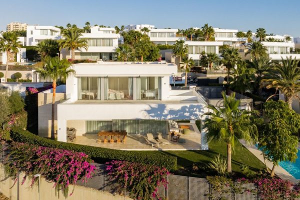 ID 180 / VILA La Finca Marbella