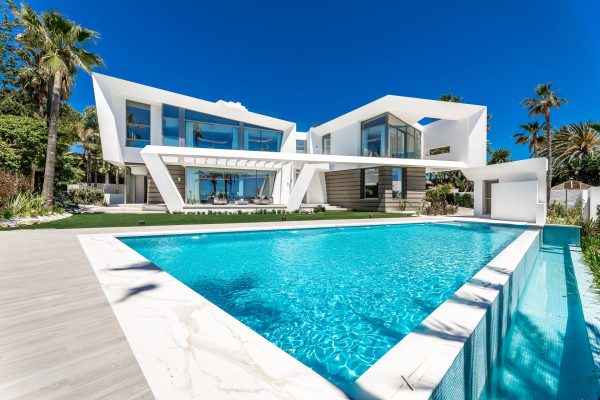 ID 186 / Villa na pláži / Marbella-Los Monteros